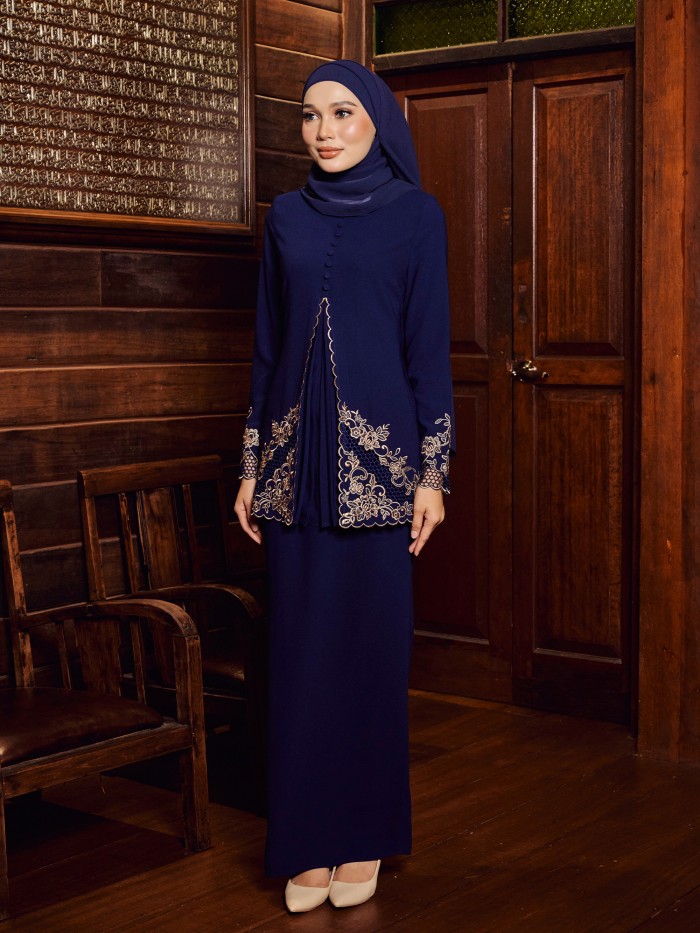 ZAHIA KURUNG - NAVY