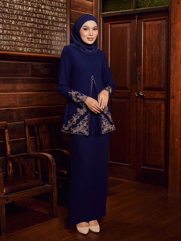 ZAHIA KURUNG - NAVY